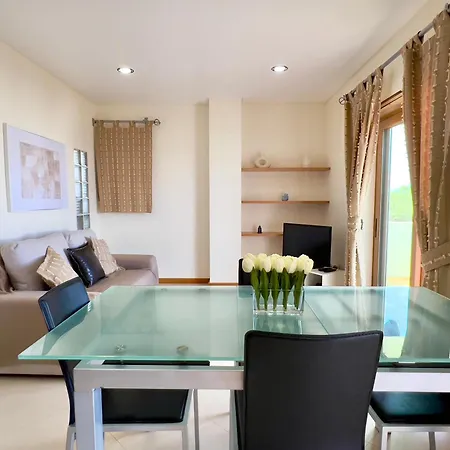 Viva Onda Baleal Surfing & Ferrel (Leiria)