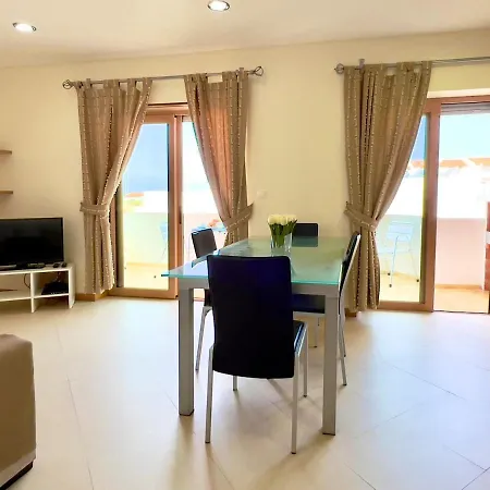 Viva Onda Baleal Surfing & Ferrel (Leiria)