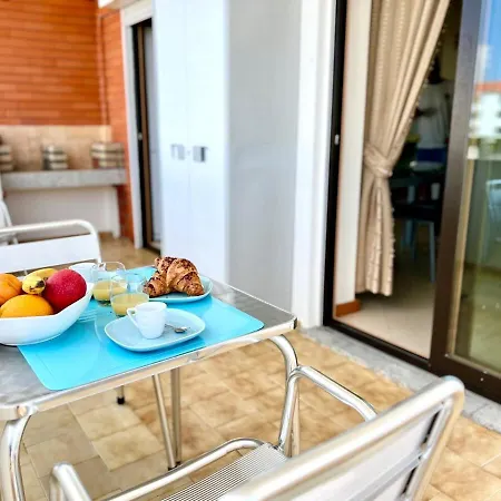 Viva Onda Baleal Surfing & *