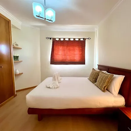 Viva Onda Baleal Surfing & *