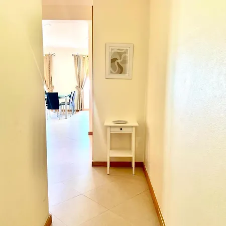 Viva Onda Baleal Surfing & * Ferrel (Leiria)