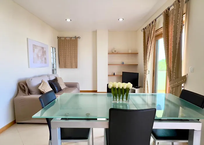 Viva Onda Baleal Surfing & Феррел