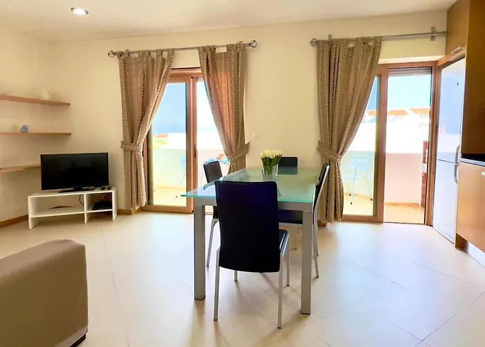 Viva Onda Baleal Surfing & Феррел