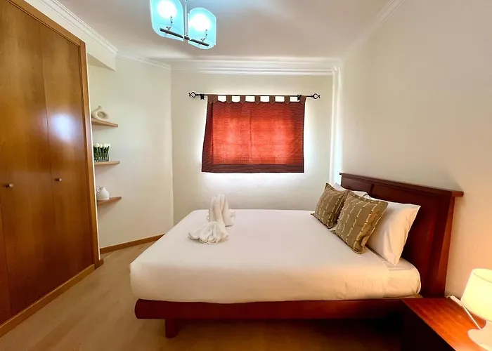 Viva Onda Baleal Surfing & *