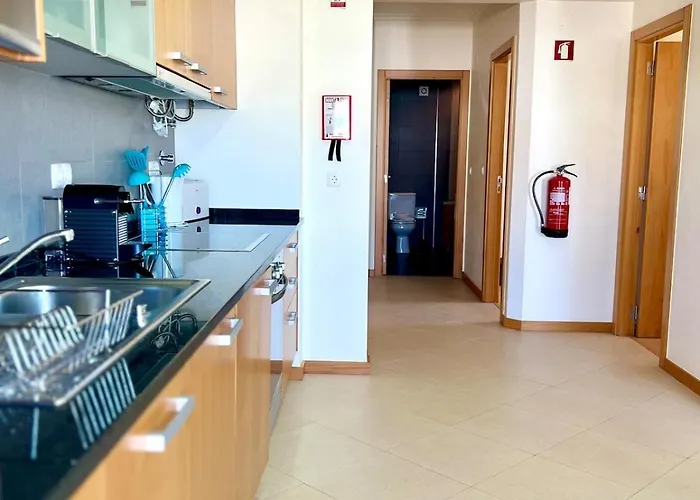 Viva Onda Baleal Surfing & Апартаменты Феррел